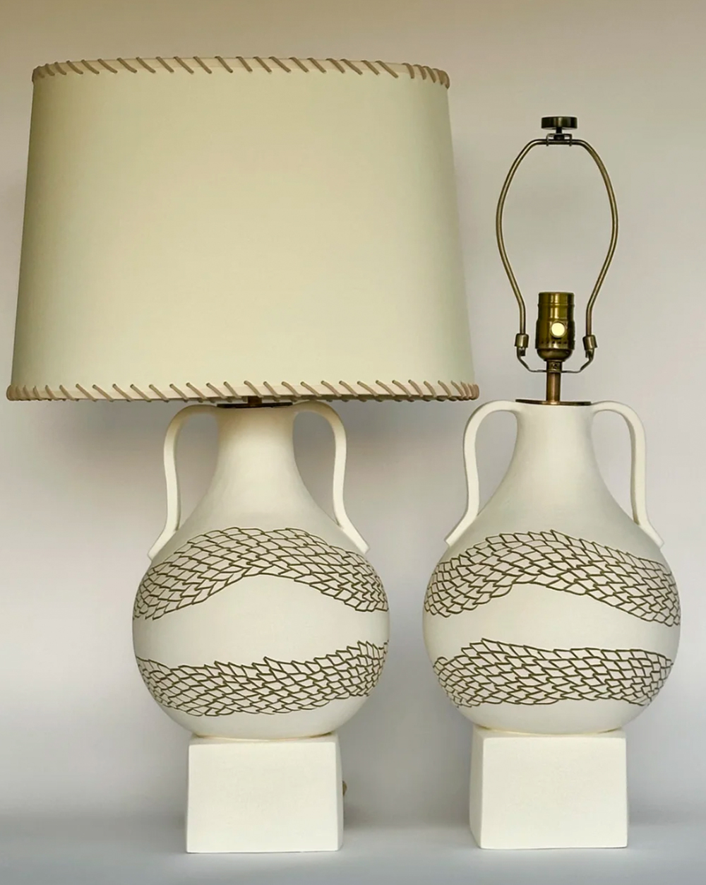 Hollyvine Boxed and Handled Ivory with a Sage Line, 2025 