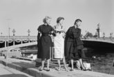 Paris, Dior Three Girls Look Left, 1953